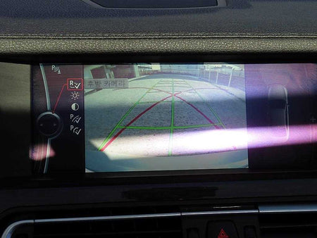 BMW 7-Series — photo 14