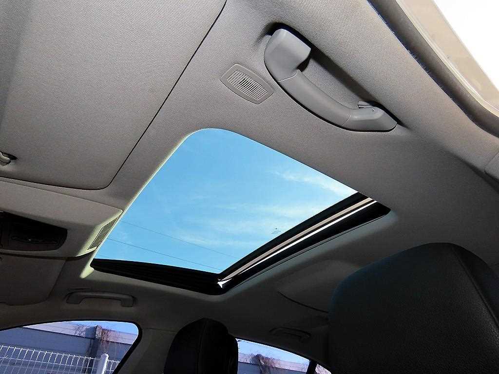 BMW 7-Series — photo 18