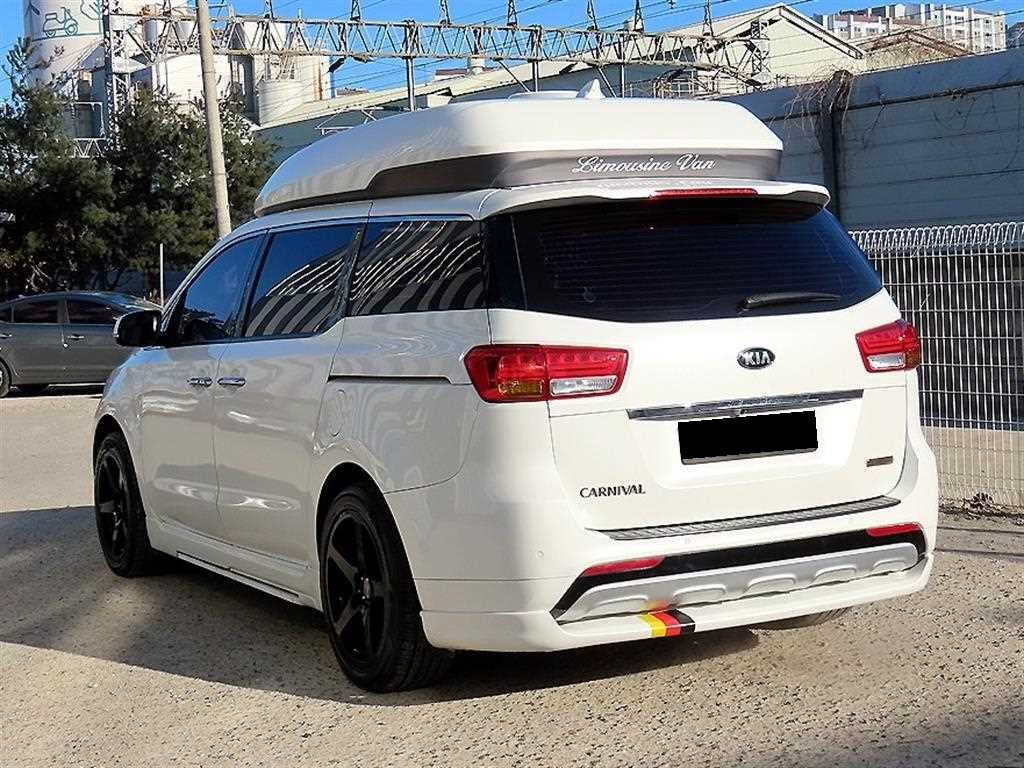 Kia Carnival — photo 03