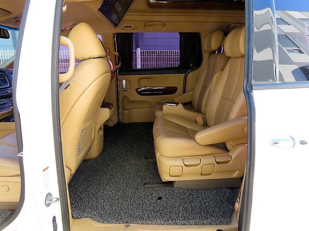Kia Carnival — photo 06