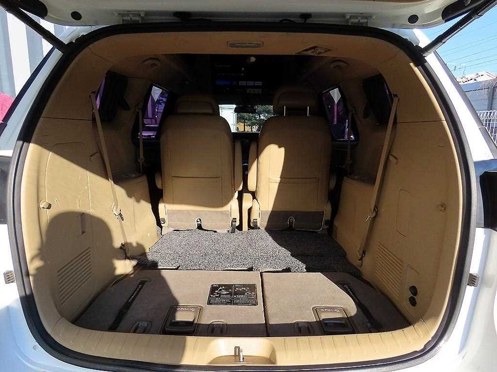 Kia Carnival — photo 16