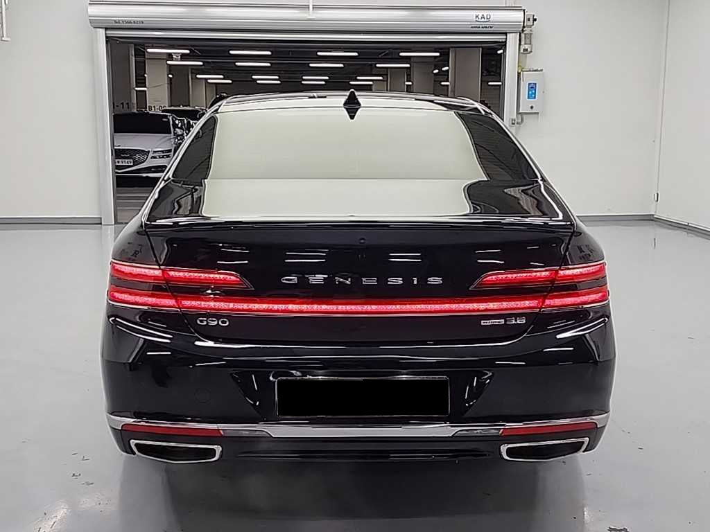Genesis G90 — photo 03