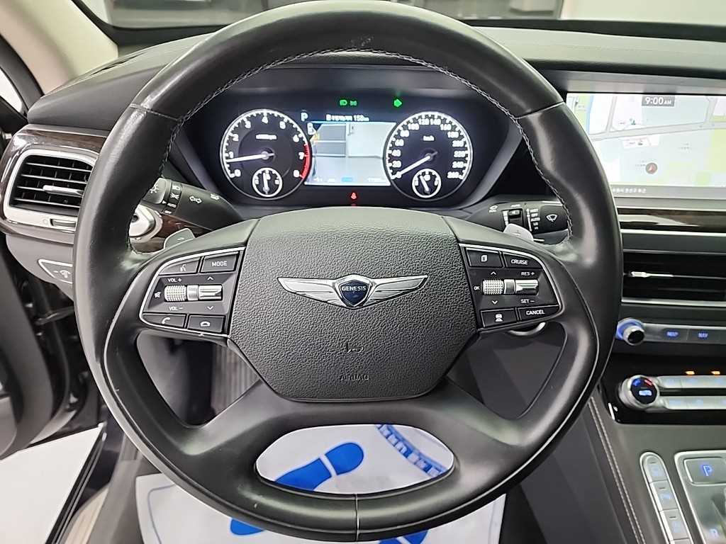 Genesis G90 — photo 09