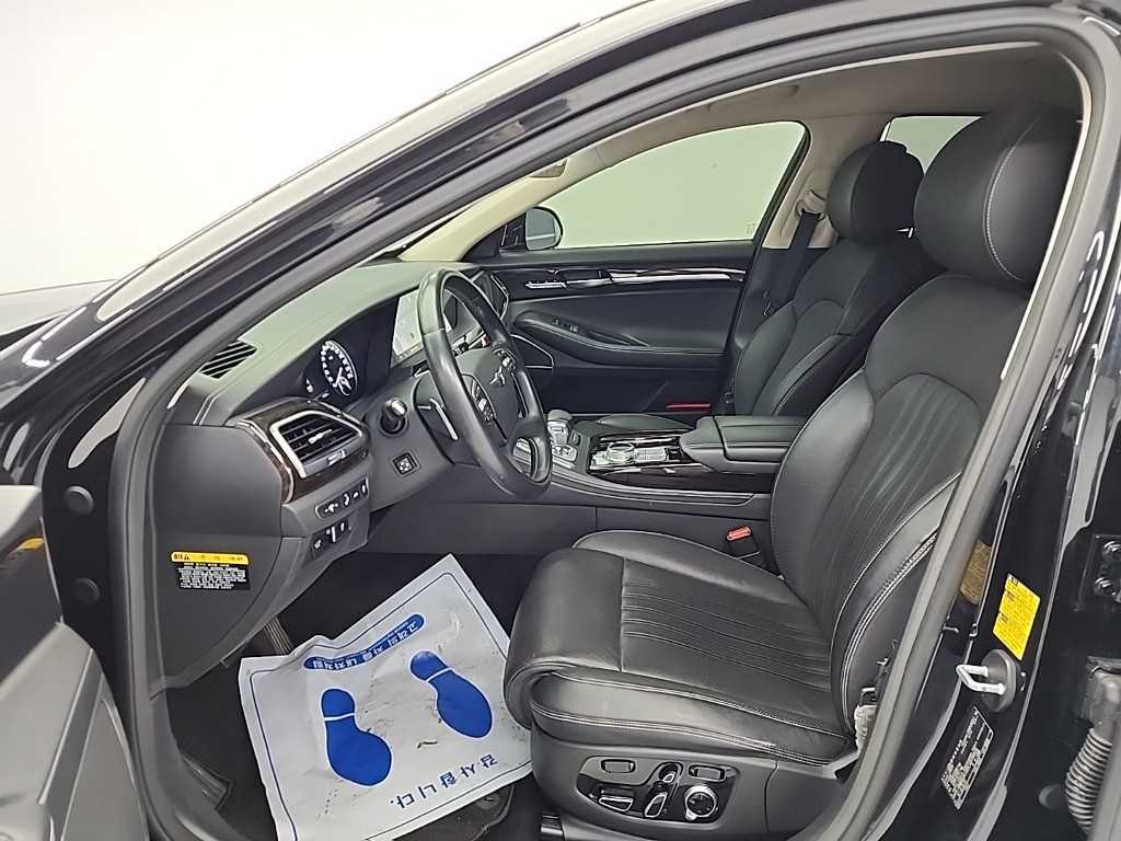 Genesis G90 — photo 11