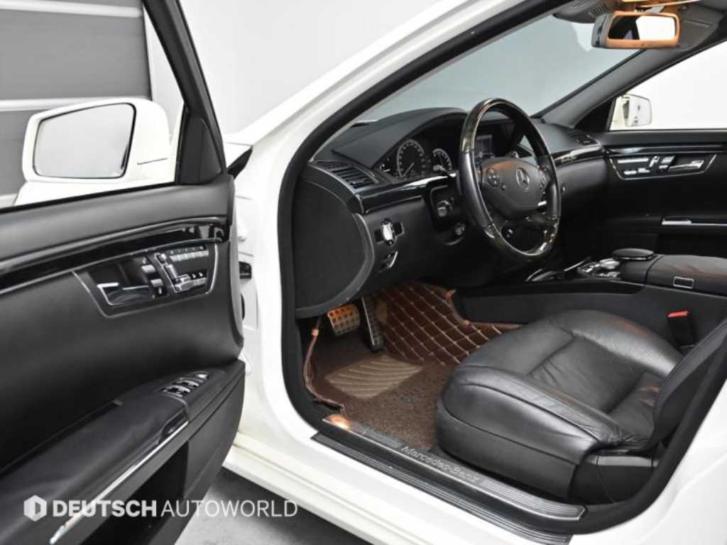 Mercedes-Benz S-Class — photo 11