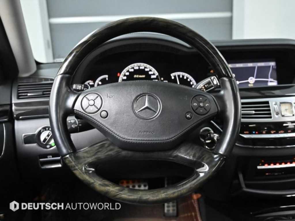 Mercedes-Benz S-Class — photo 13