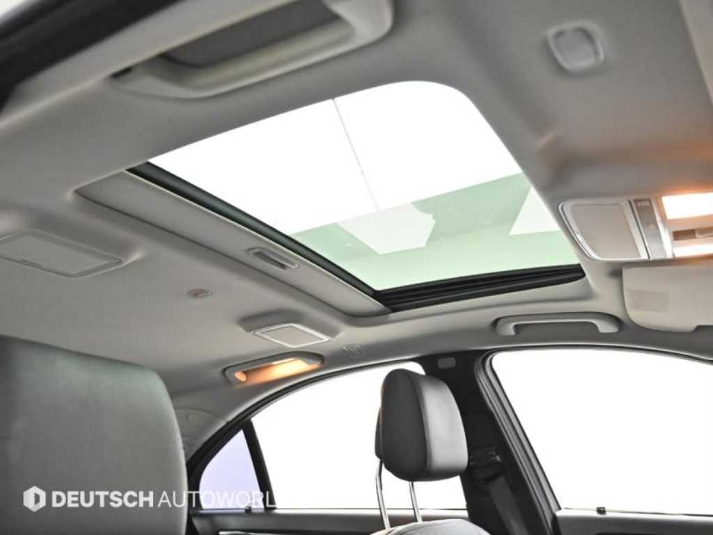 Mercedes-Benz S-Class — photo 19