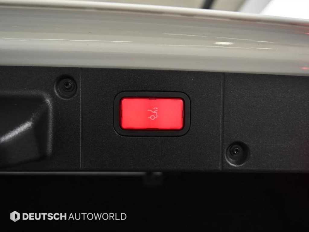 Mercedes-Benz S-Class — photo 20