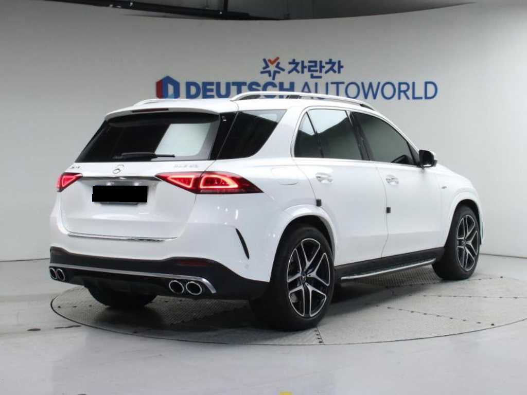 Mercedes-Benz GLE-Class — photo 02
