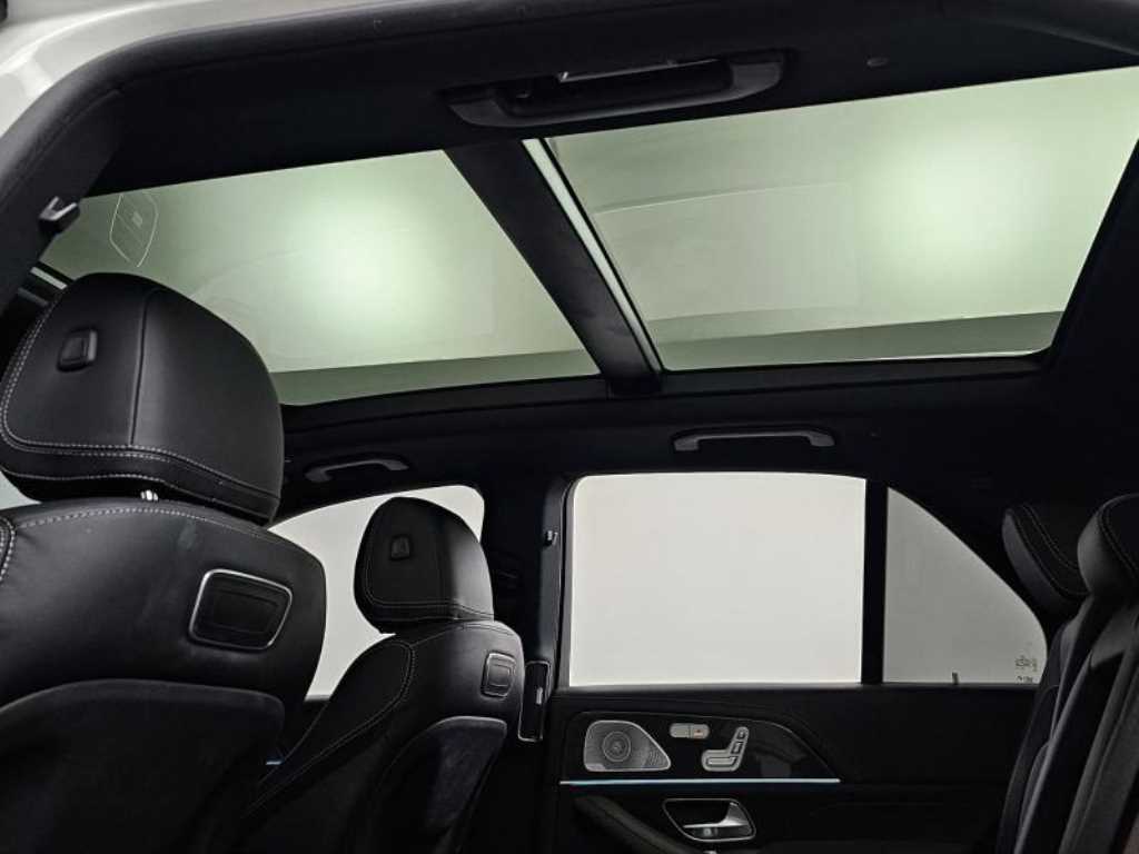 Mercedes-Benz GLE-Class — photo 08