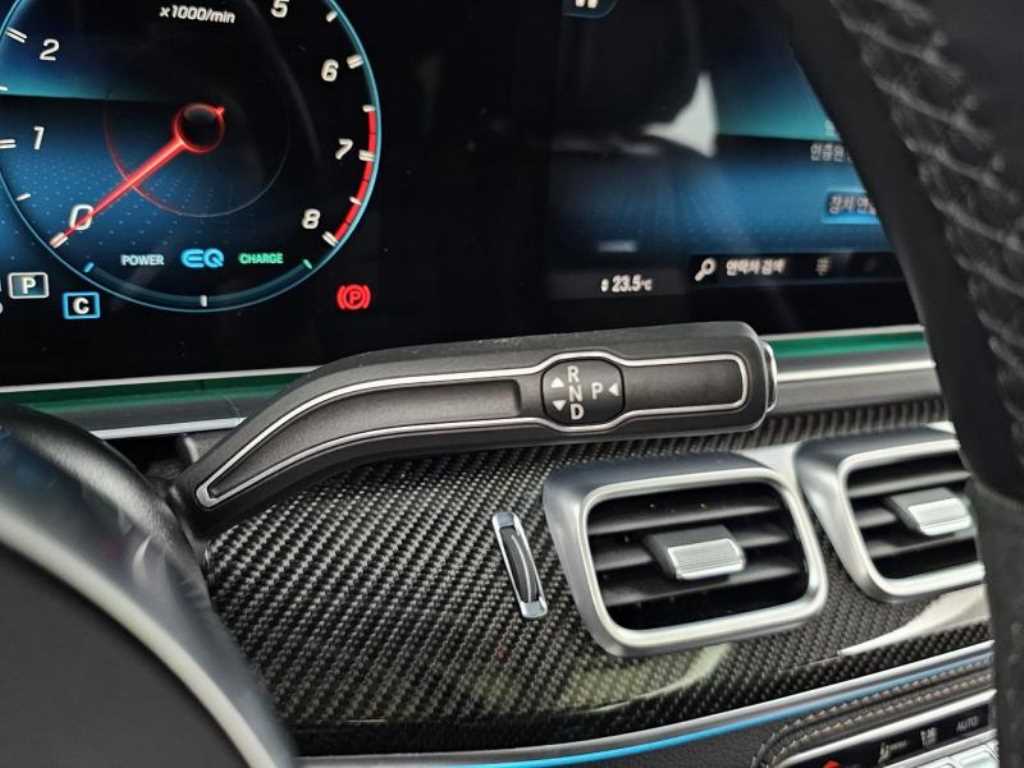 Mercedes-Benz GLE-Class — photo 13