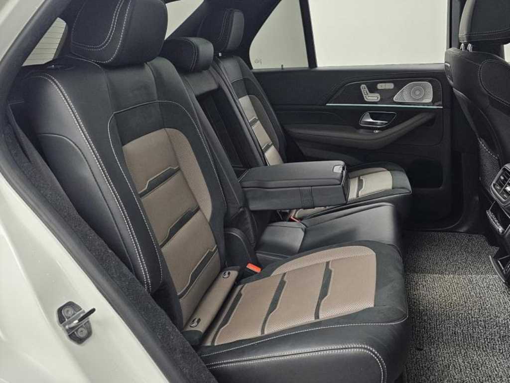 Mercedes-Benz GLE-Class — photo 16