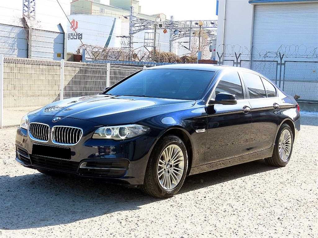 BMW 5-Series — photo 02
