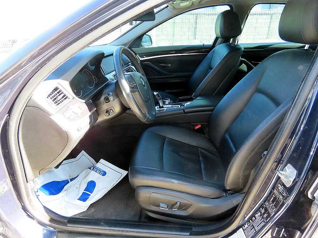 BMW 5-Series — photo 05