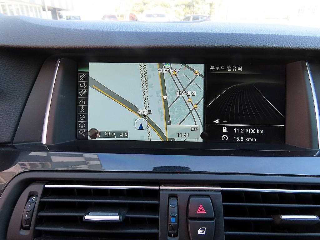 BMW 5-Series — photo 13