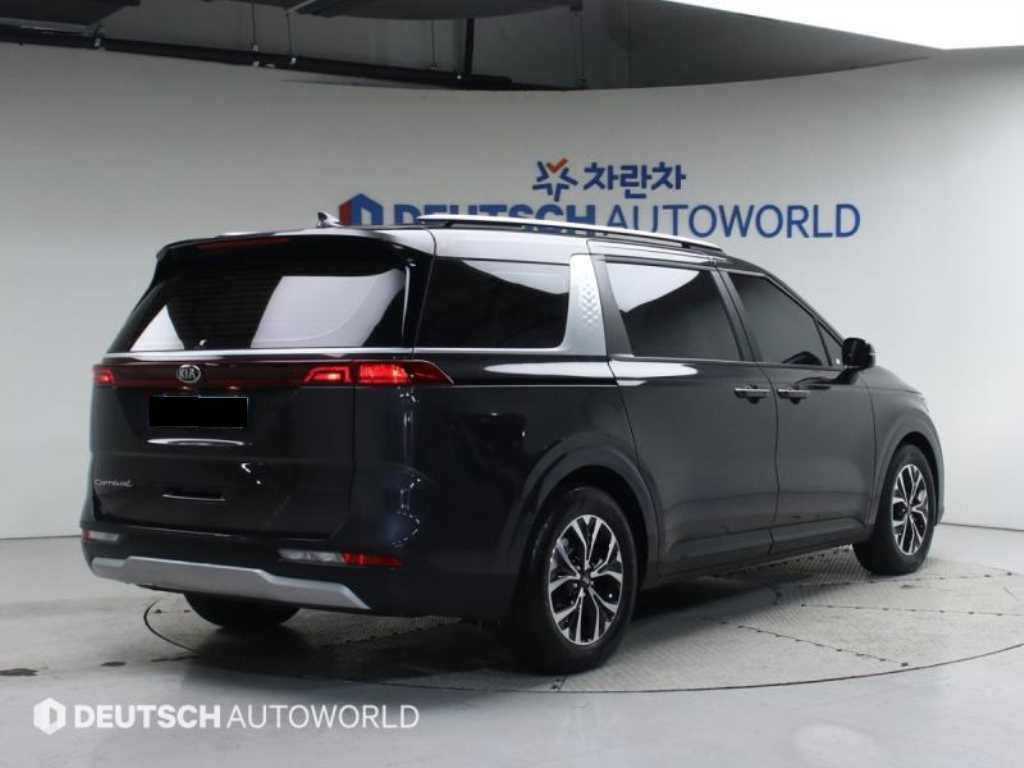 Kia Carnival — photo 03