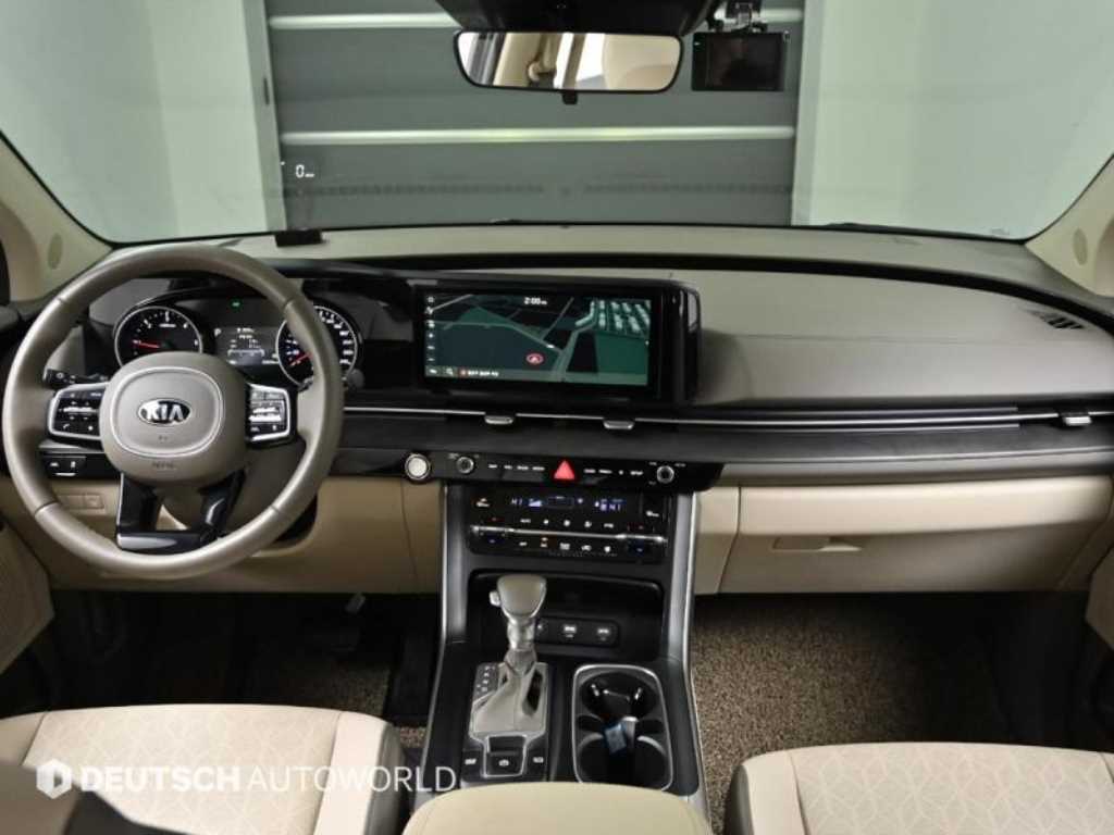 Kia Carnival — photo 07