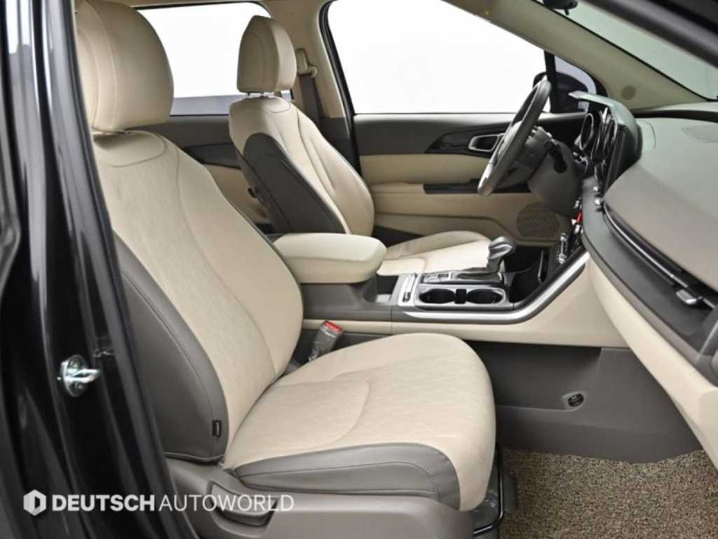 Kia Carnival — photo 10