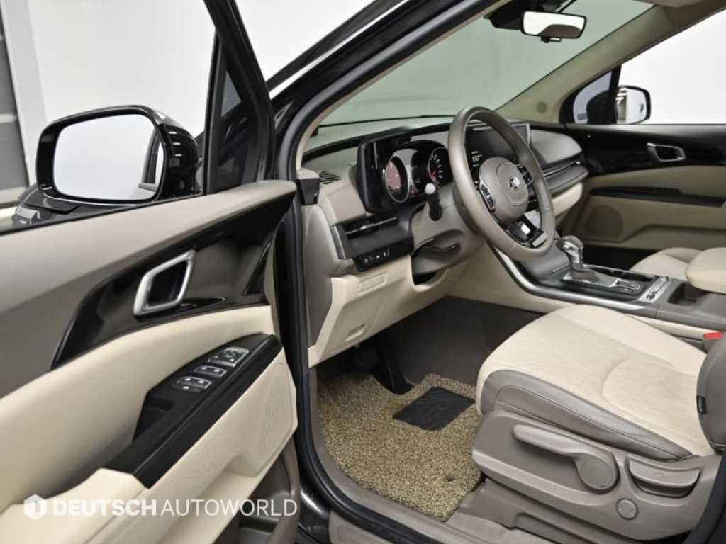 Kia Carnival — photo 11