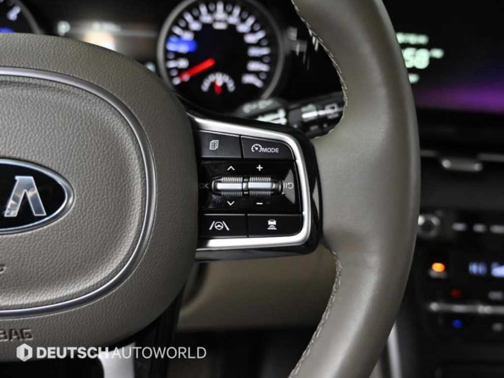 Kia Carnival — photo 18