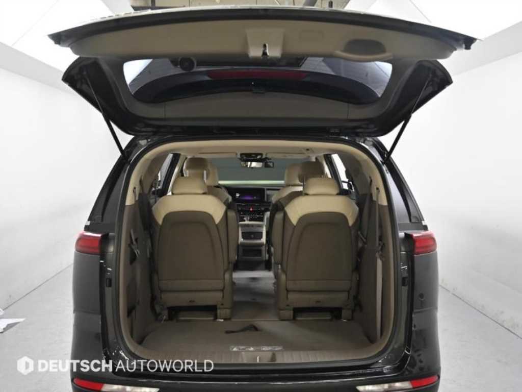 Kia Carnival — photo 20