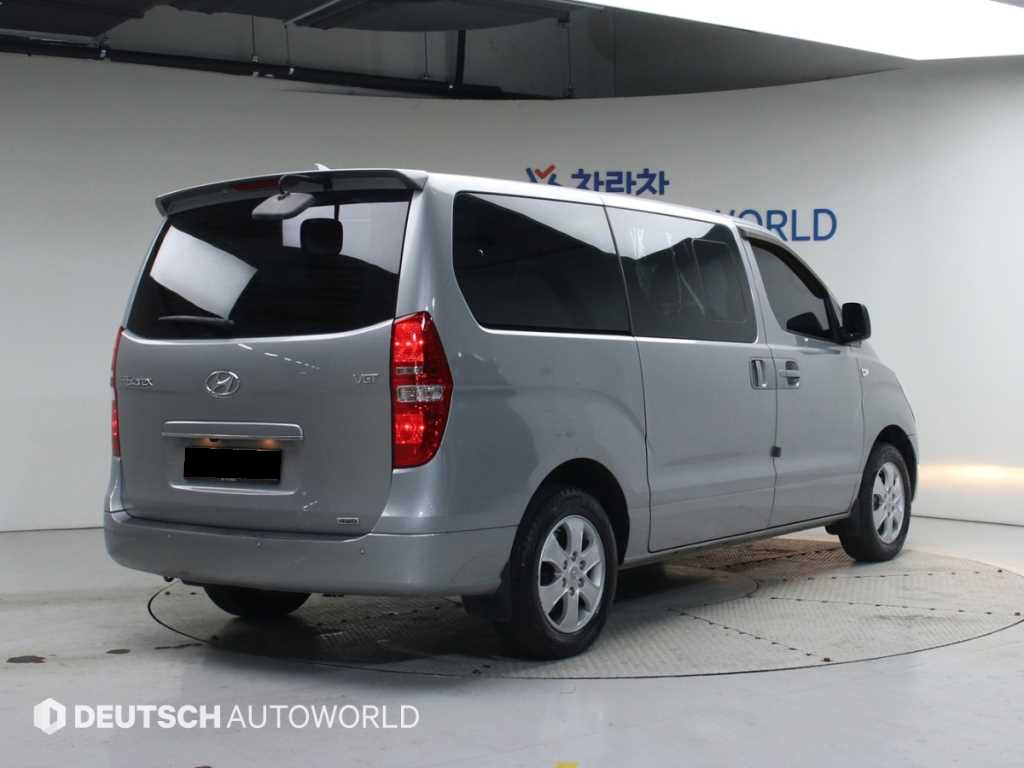 Hyundai Starex — photo 02