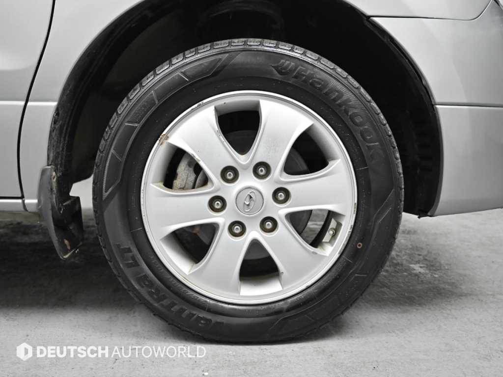 Hyundai Starex — photo 05