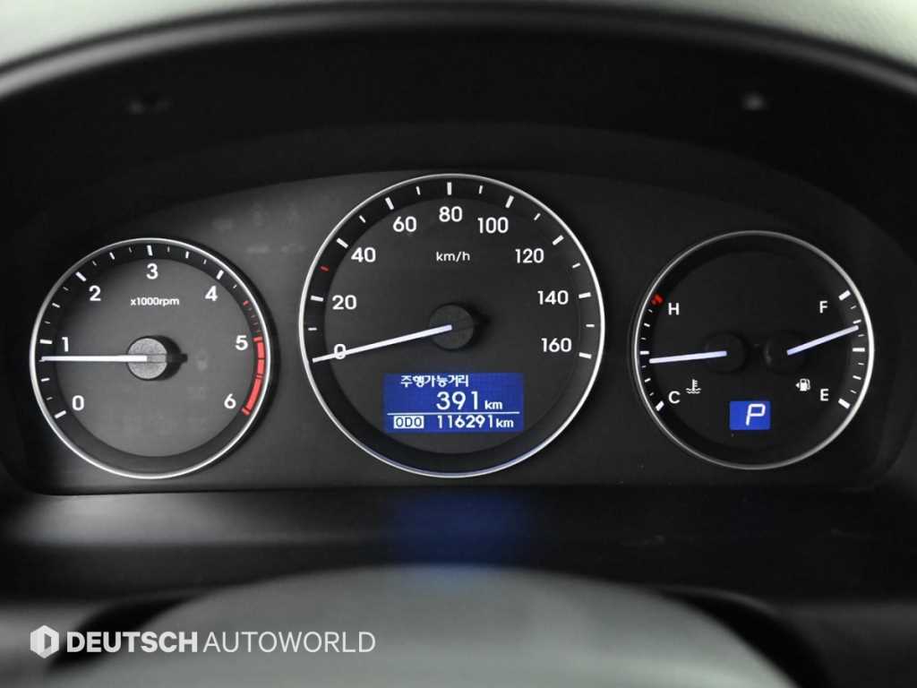 Hyundai Starex — photo 08