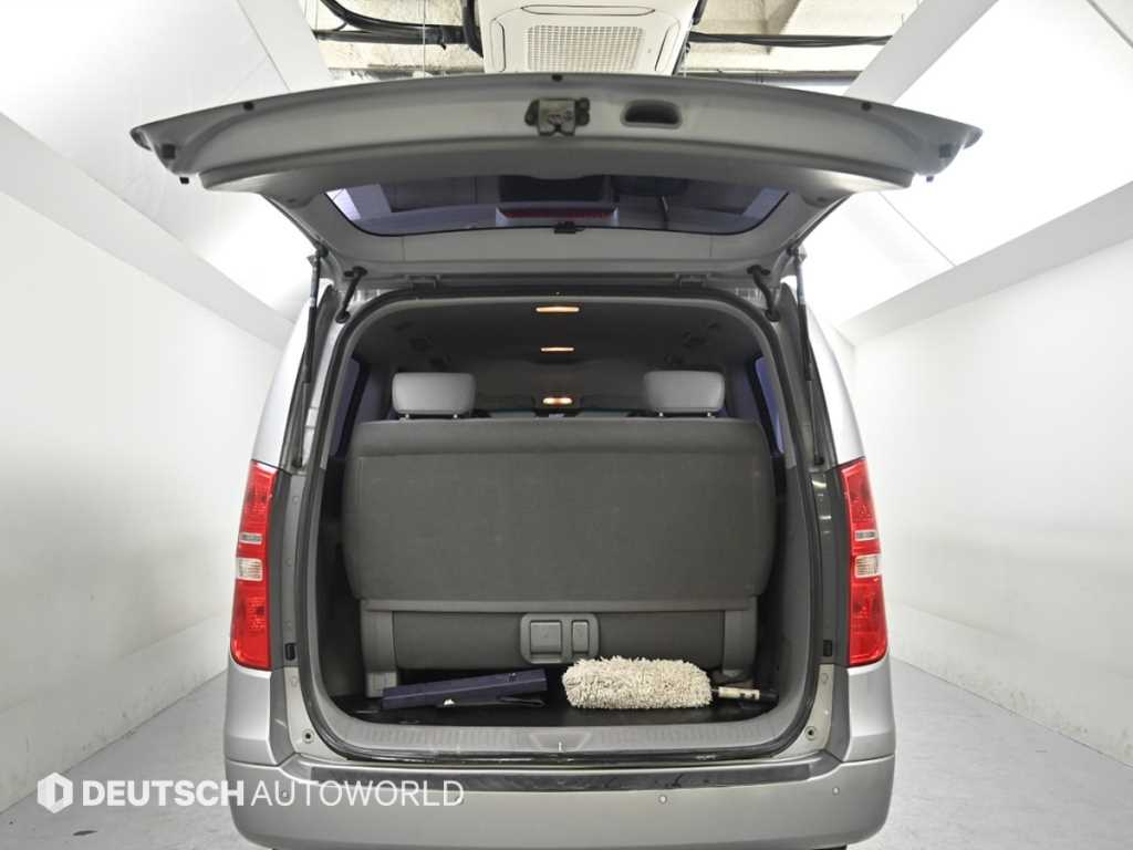 Hyundai Starex — photo 20