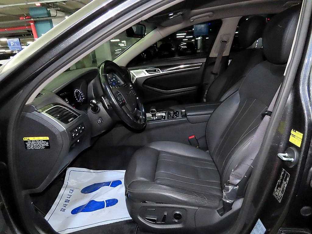 Genesis G80 — photo 06