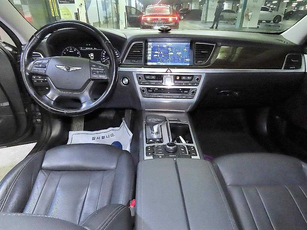 Genesis G80 — photo 10