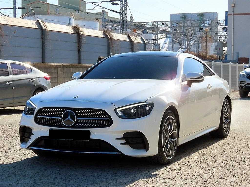 Mercedes-Benz E-Class — photo 02
