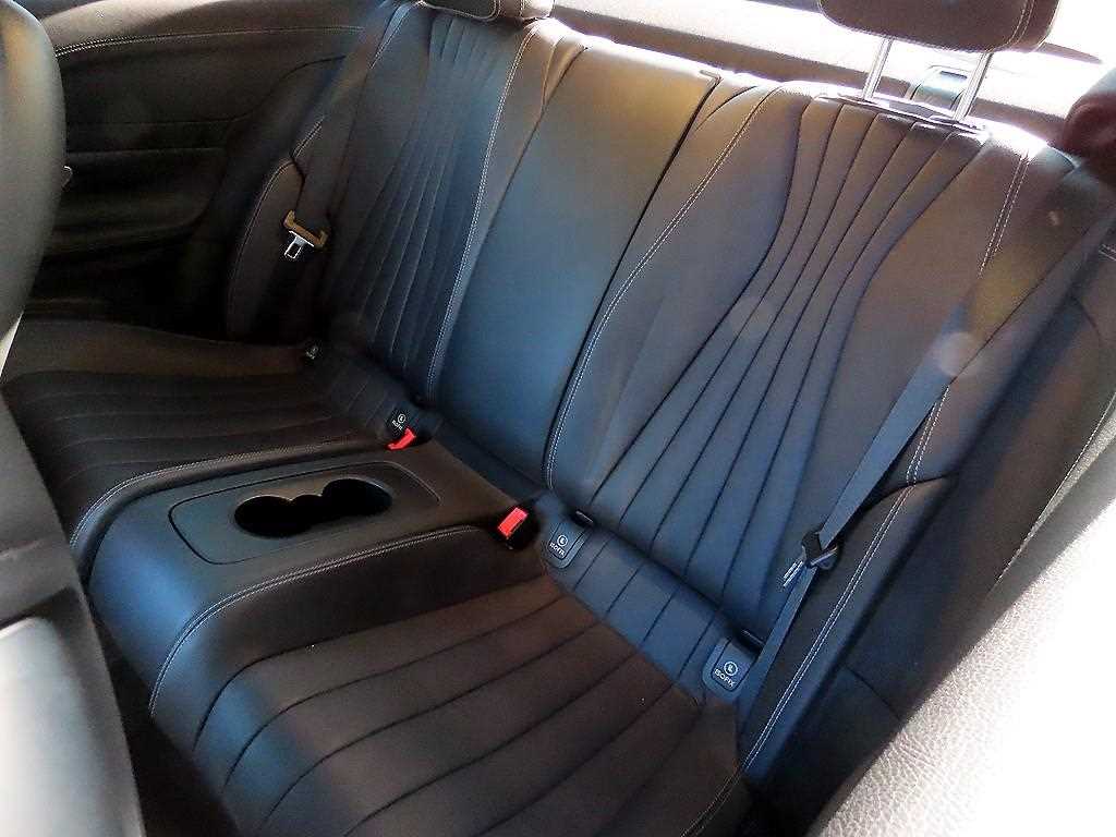 Mercedes-Benz E-Class — photo 06