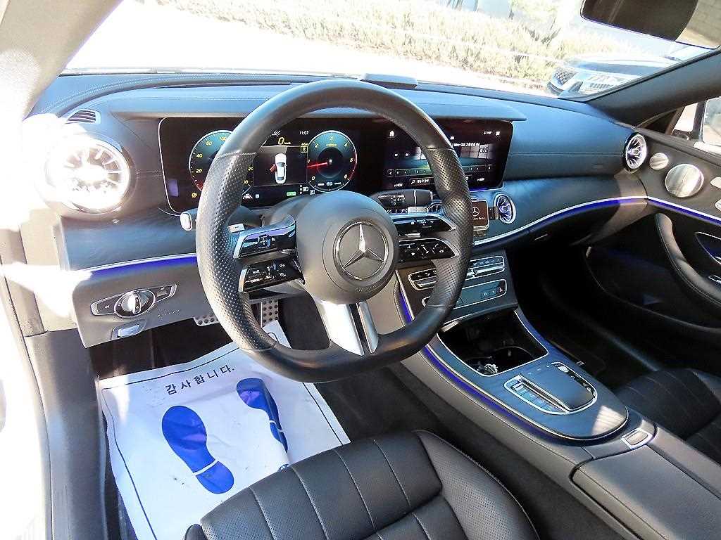 Mercedes-Benz E-Class — photo 07