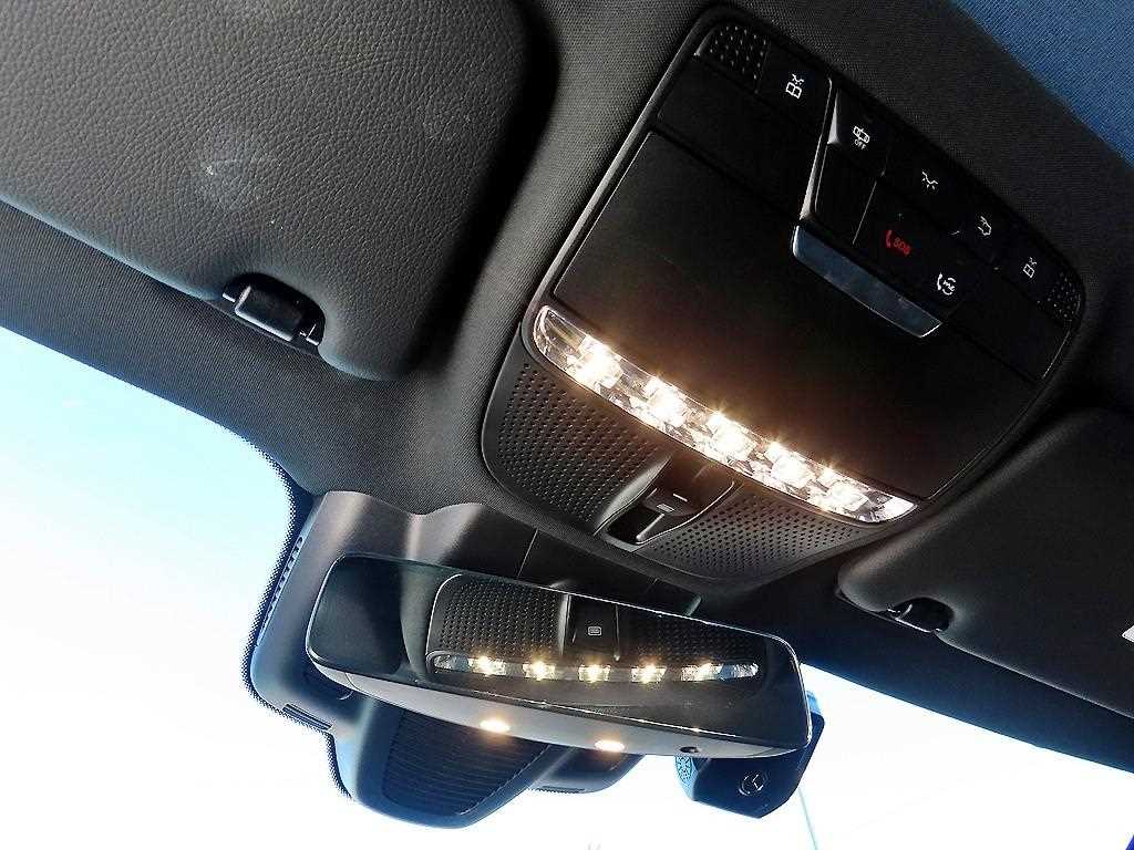 Mercedes-Benz E-Class — photo 15
