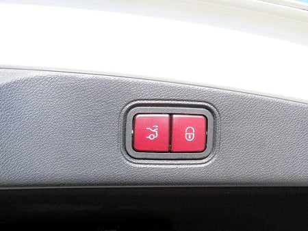 Mercedes-Benz E-Class — photo 16