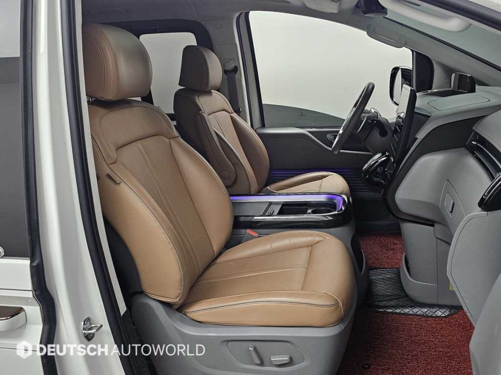 Hyundai Staria — photo 10