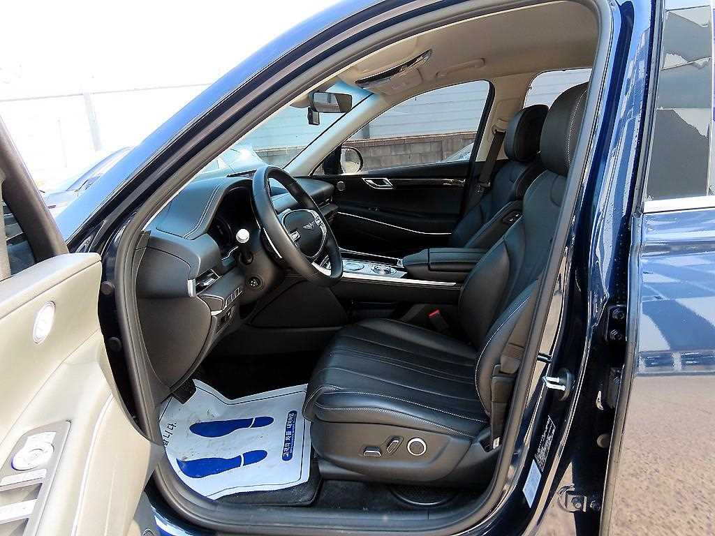 Genesis GV80 — photo 05