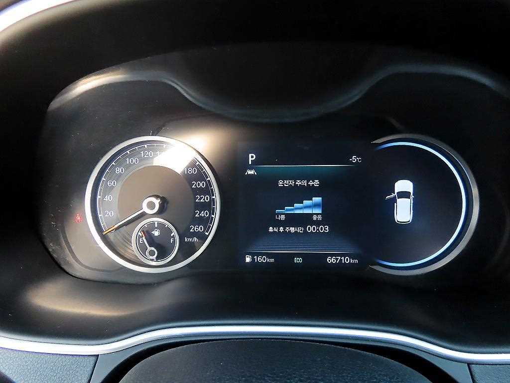 Genesis GV80 — photo 09
