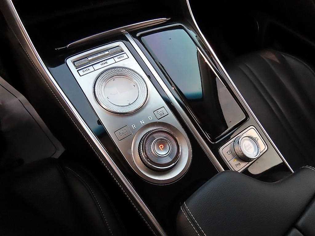 Genesis GV80 — photo 10