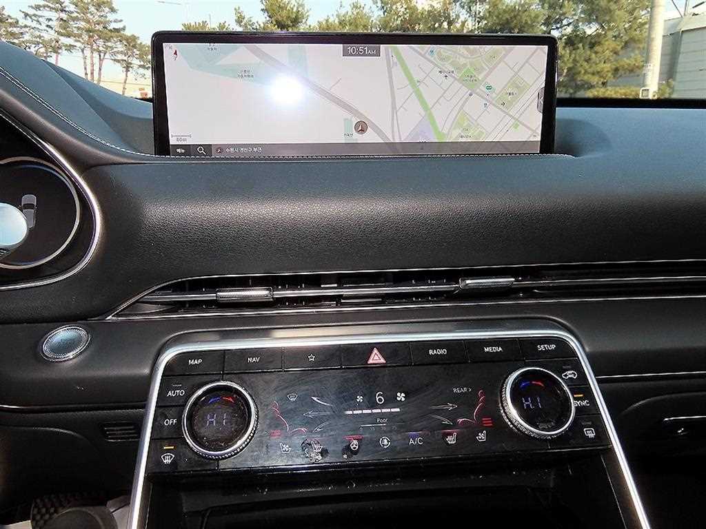 Genesis GV80 — photo 13