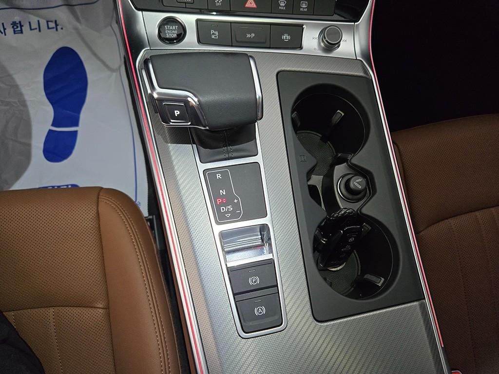 Audi A6 — photo 11