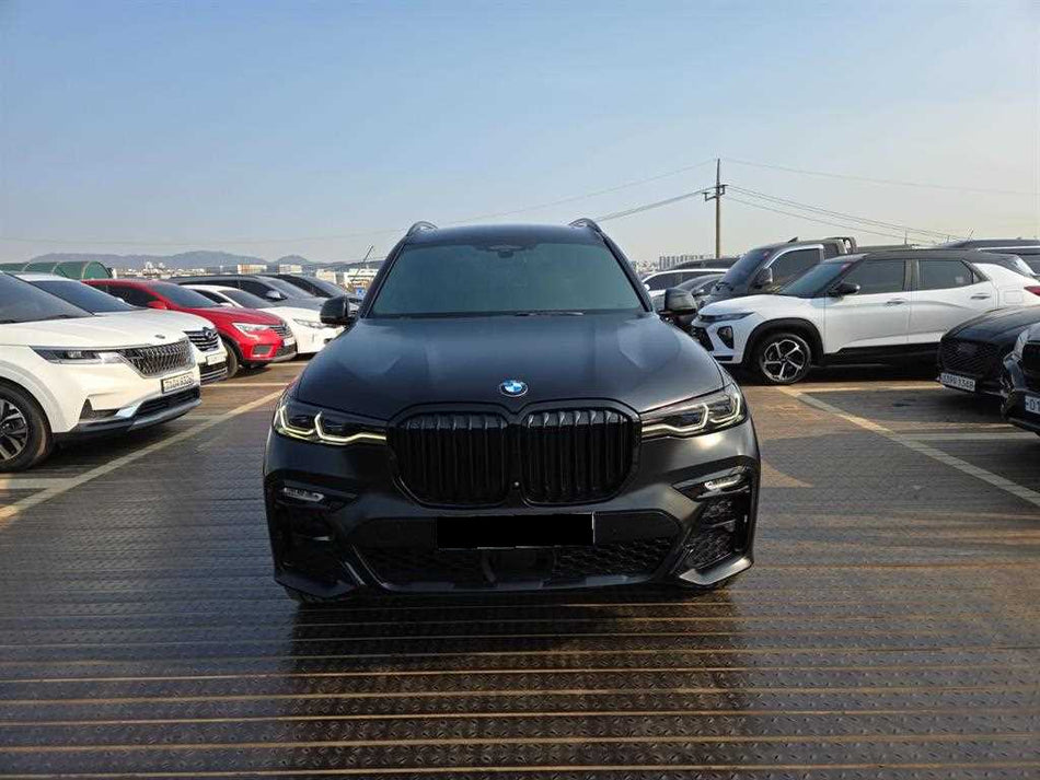 BMW X7 — photo 01