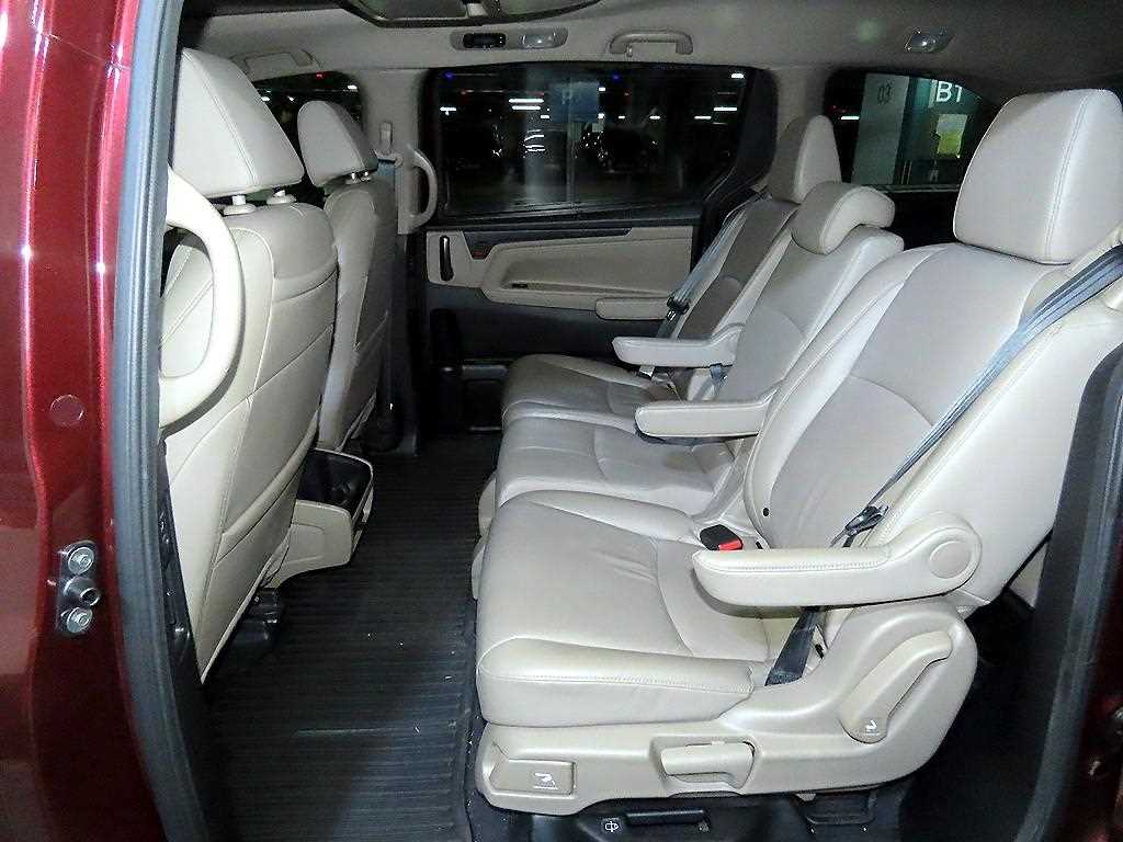 Honda Odyssey — photo 07