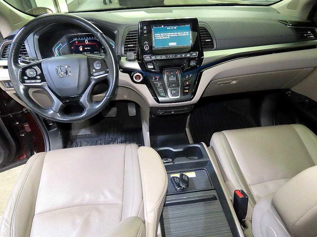 Honda Odyssey — photo 10