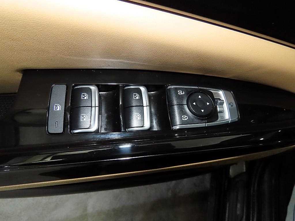Kia Carnival — photo 13