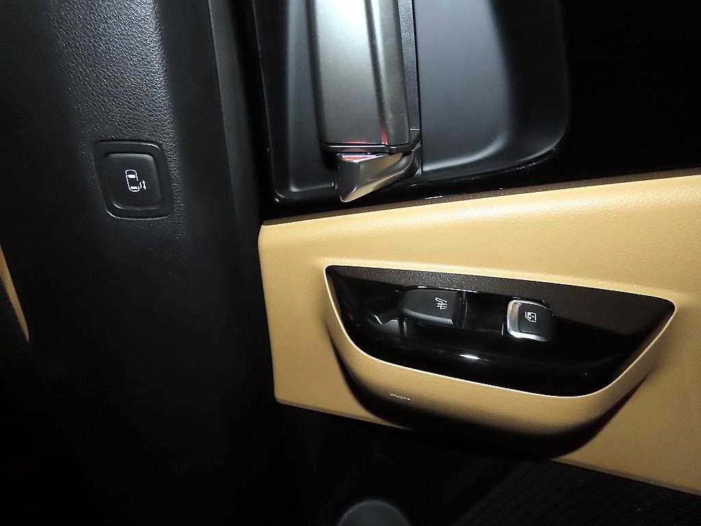 Kia Carnival — photo 15