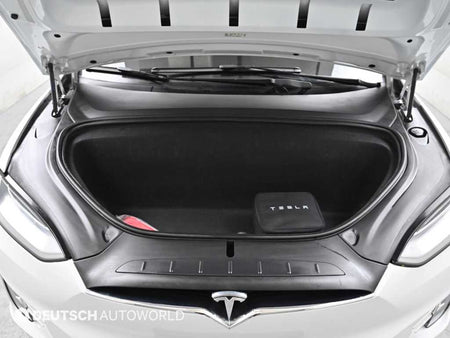 Tesla Model X — photo 06