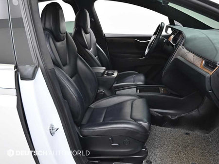 Tesla Model X — photo 10