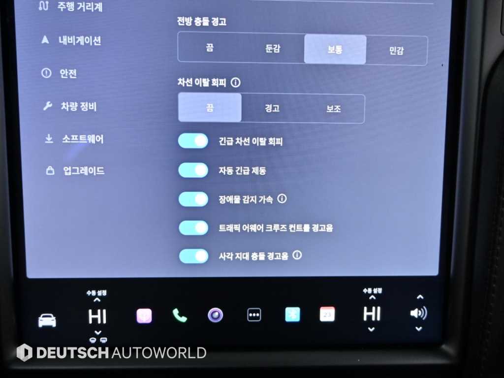 Tesla Model X — photo 17